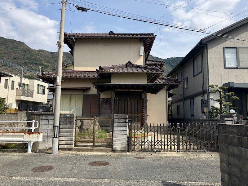 福岡県北九州市小倉北区足立３ 2000万円