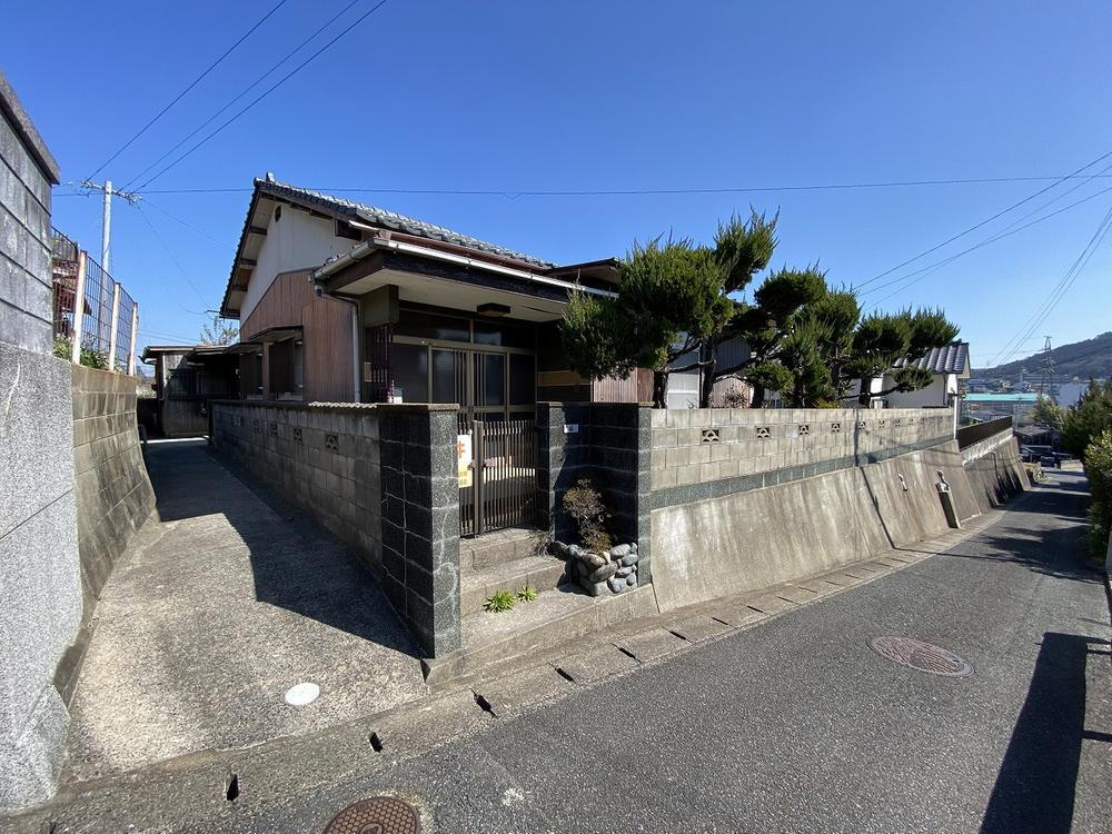 福岡県遠賀郡岡垣町中央台３ 380万円