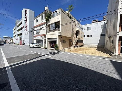 沖縄県那覇市西２丁目 6498万円