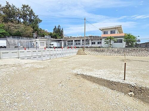 沖縄県島尻郡与那原町字与那原 2398万円