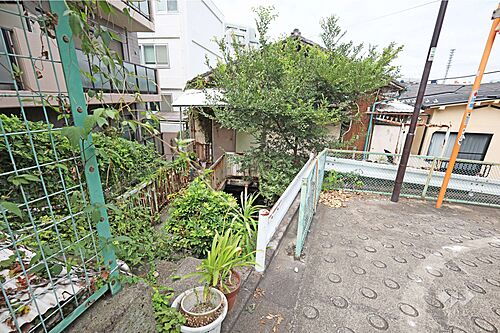 東京都新宿区南元町 14000万円