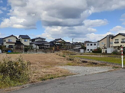 富山県高岡市向野町 2000万円