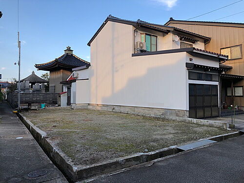 富山県魚津市新角川２丁目 60万円