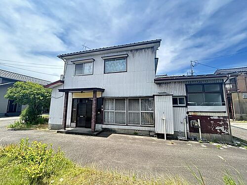 新潟県三条市東三条２丁目 800万円