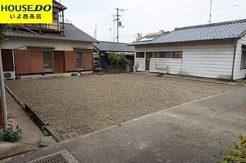 愛媛県西条市小松町新屋敷 土地