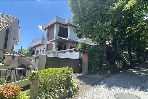 兵庫県宝塚市塔の町 11300万円