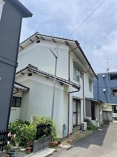 愛媛県松山市宮西３丁目 1000万円