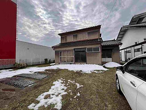 富山県高岡市戸出町４丁目 1100万円