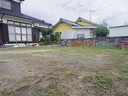 愛媛県松山市南梅本町 817万円