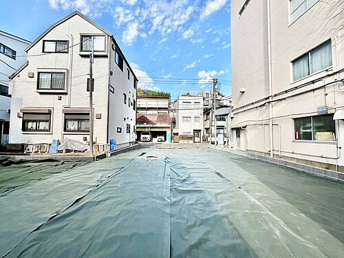 東京都新宿区若葉２丁目 50000万円