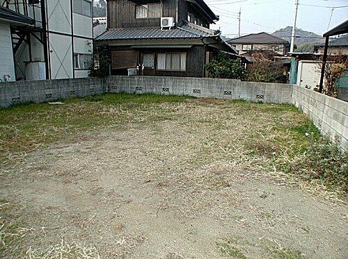 愛媛県松山市勝岡町 700万円