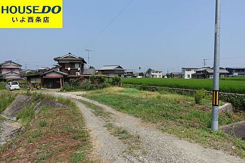 愛媛県西条市小松町新屋敷 土地