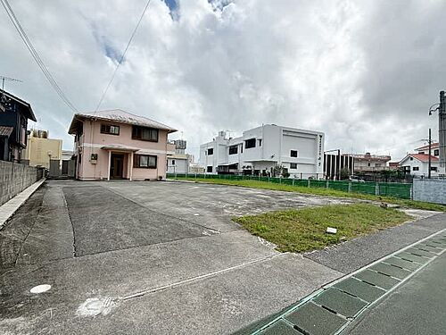 沖縄県沖縄市比屋根６丁目 2098万円