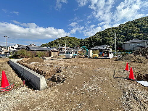 愛媛県伊予郡砥部町千足 土地