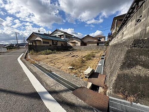和歌山県岩出市西国分 637万円