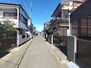 上尾市向山 幅員の狭い道ですが、車通りの少ない住宅街に立地してます。 
