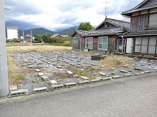 愛媛県西条市氷見乙 土地