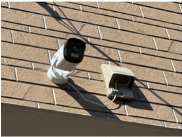 カメラ本体をWiFi接続すれば、専用アプリを通して映像確認が可能です。<BR>家の中だけではなく外出先でも、いつでもどこでも自宅を見守る事ができ、<BR>置き配の荷物なども確認ができます。