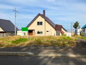 【現地写真】<BR>地下鉄東豊線「元町」駅まで徒歩23分。<BR>複数のスーパーやコンビニが徒歩10分圏内に揃い、利便性の高いエリアです。<BR>【2023年10月撮影】