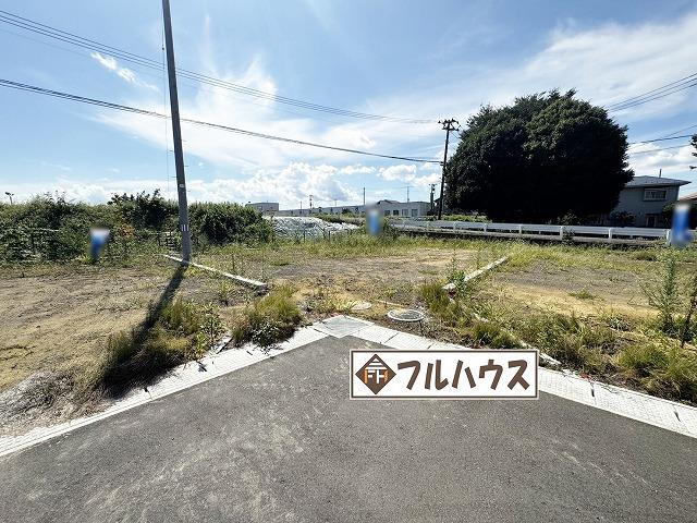 4区画 前面道路含む現地写真<BR>お住まいになるイメージが湧きますのでこの機会に是非お越しくださいませ♪