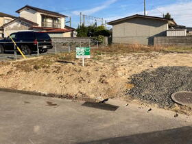 【現地写真】<BR>柴田町槻木西に位置する、ゆったり約161.32m2（約48.7坪）の住宅用地です。多種多彩なプランで間取りをご検討いただけます。<BR>【2024年4月撮影】