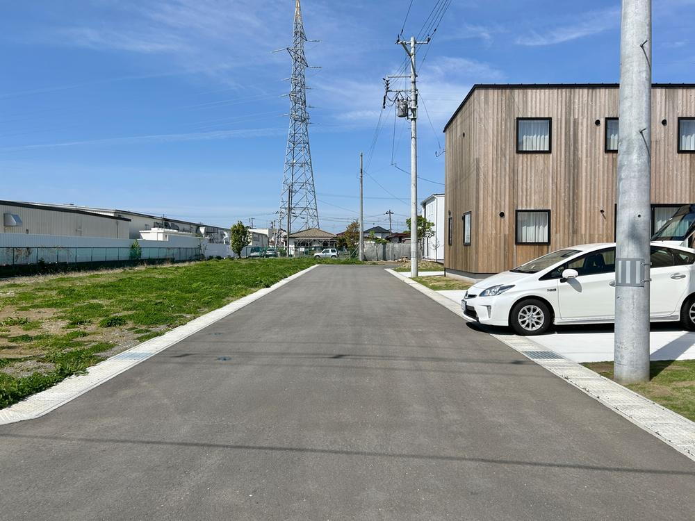 【現地写真】南側道路の全景