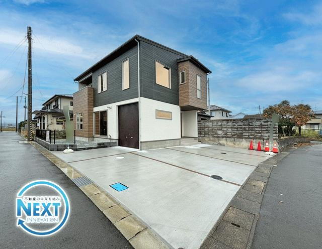 スタイリッシュな外観♪角地に立地した本邸宅は、陽当たりと通風を同時に叶え、住空間も快適◎