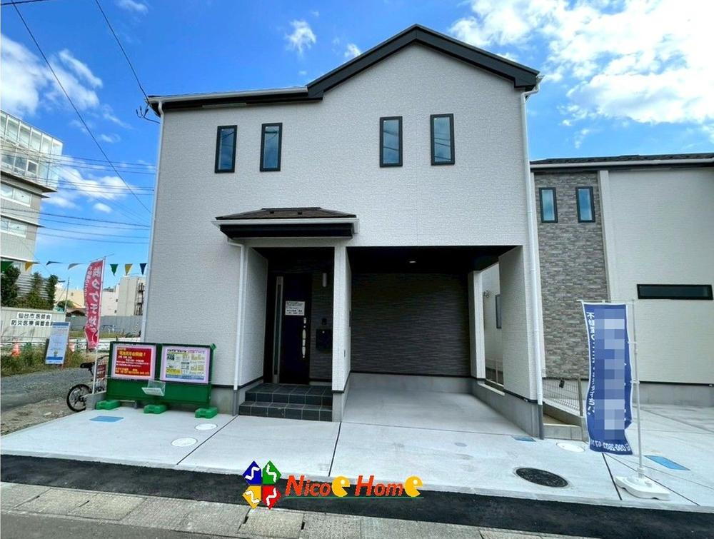 【外観】1号棟<BR>駐車場2台可!小・中学校が近く子育て環境良好です♪<BR>ZEH水準の省エネ住宅!