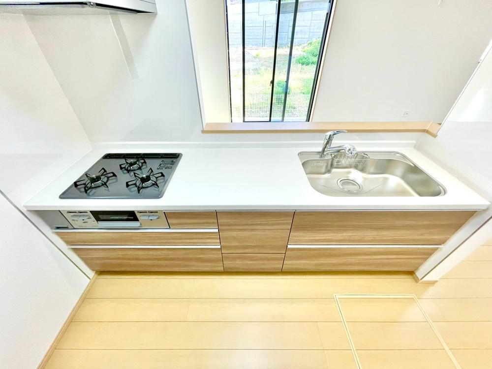 【キッチン】<BR>対面式キッチンは、家事をしながら家族の様子が一目でわかる安心&便利設備♪