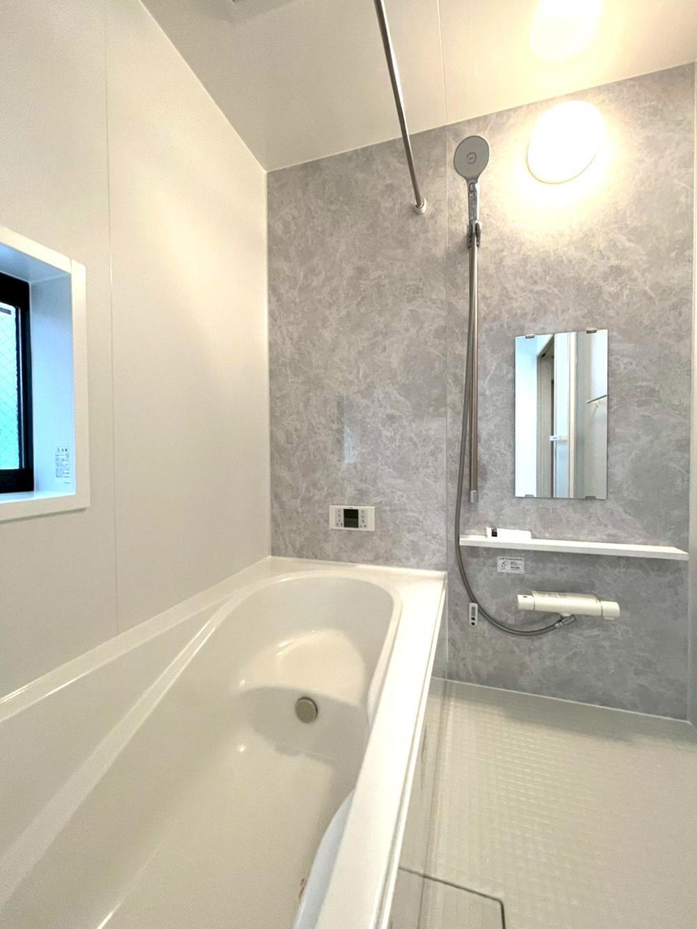 【浴室】<BR>浴室暖房乾燥機を備えた1坪サイズのゆったりバスルーム