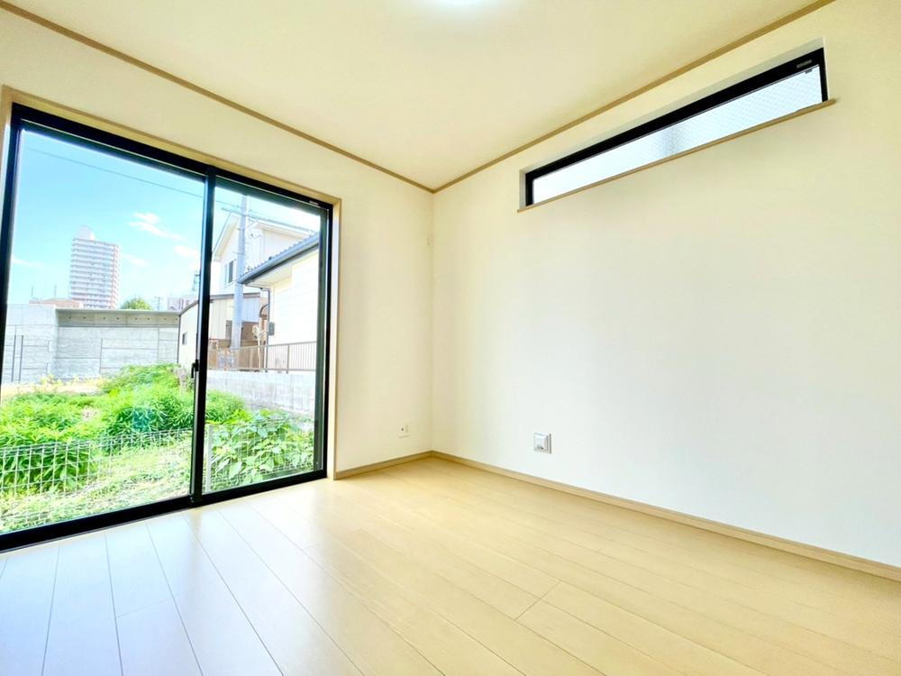 【1階洋室】1号棟<BR>2面採光!南向きにつき陽当たり・風通し良好