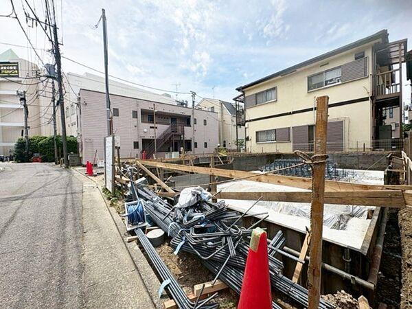 ■現地■あたたかな朝日が差し込む東側道路に接道♪ぜひ現地にて日当たりや周辺環境をご確認ください。