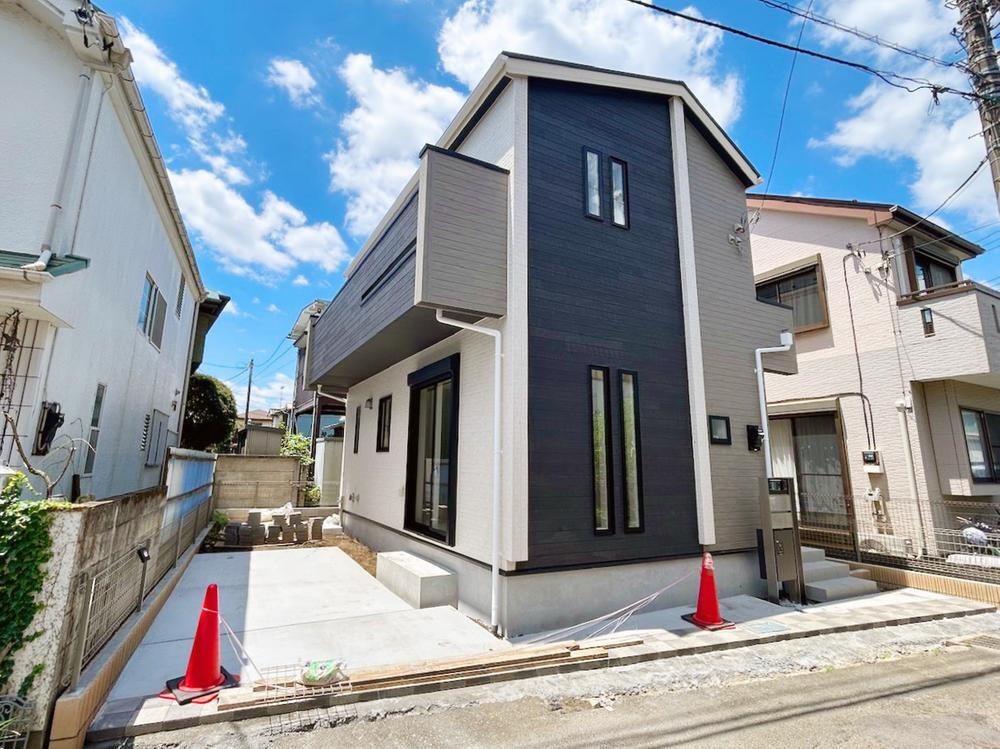 調布市富士見町4丁目　新築分譲住宅　全1棟　【太陽光パネル搭載ZEH水準仕様住宅】