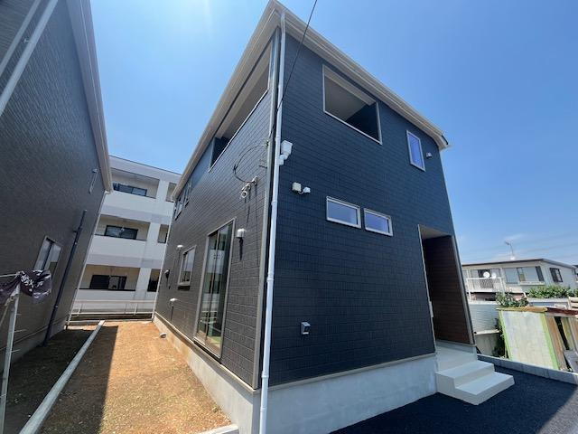 施工例<BR>地震に強い家を実現するため、四角い箱型プランを採用しています