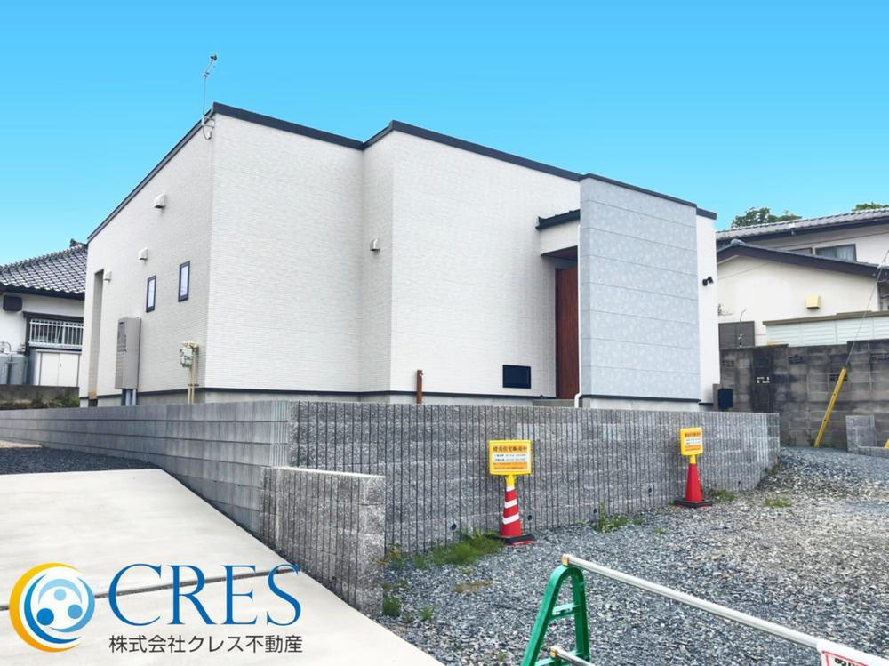 【クレス不動産】　日立市金沢町　小中学校まで徒歩約10分♪　お洒落な内装が魅力です!