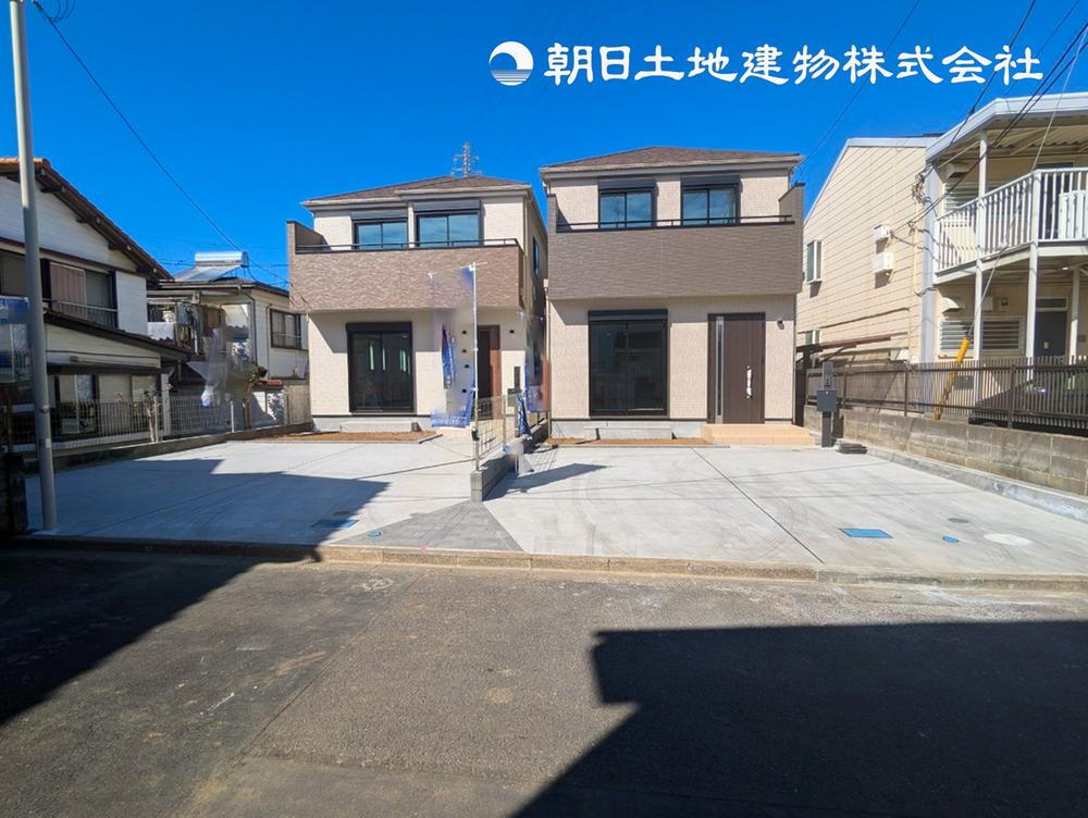 南東向きにつき陽当り良好 駐車並列2台可　2階に4部屋配置の4LDK