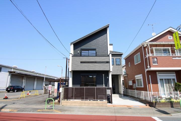 外観写真(2025年3月撮影) 南道路接道で日当たり◎です