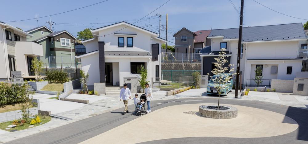 「全24邸/敷地190m<sup>2</sup>超」　太陽光パネル搭載/長期優良住宅　家族の日常をツムグ街/予告広告