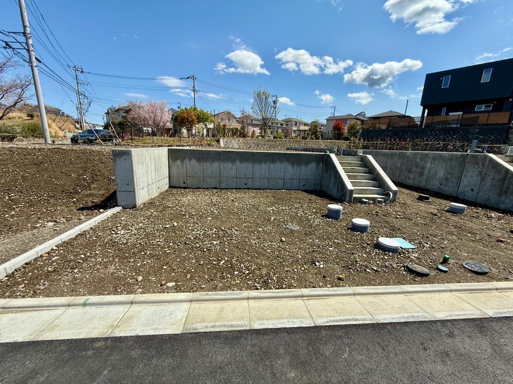 大和ハウス分譲地内に隣接し閑静な住環境。 村岡新駅も将来は徒歩圏内です。藤沢市村岡東２丁目　土地全６区画