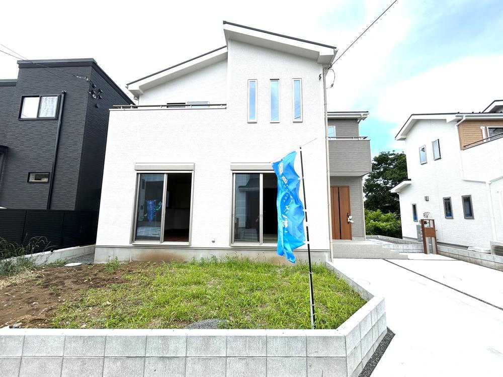 現地（2025年6月6日）撮影<BR>いよいよ1号棟も建物完成いたしました♪<BR>実際の室内の広さや明るさ開放感もご確認いただけます♪