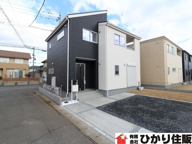 【１号棟】存在感のあるシンプルモダンな外観　余裕ある居住空間の間取り２階建住宅