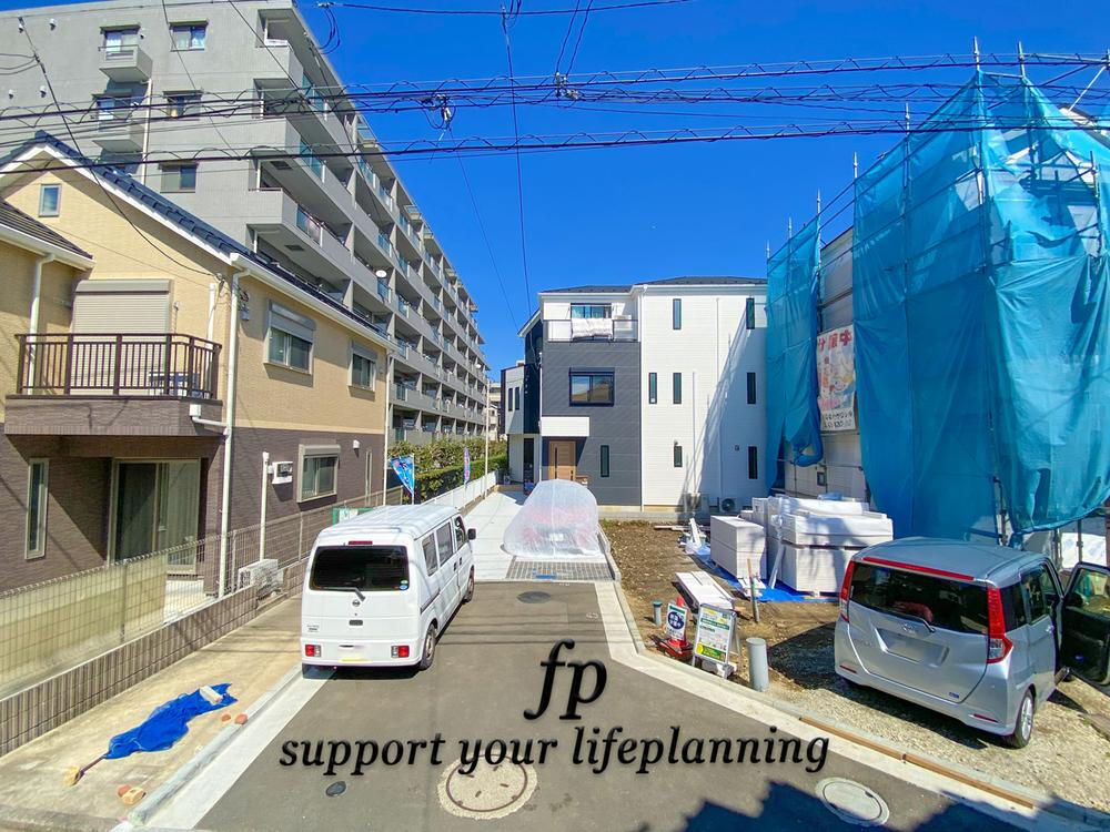 ◇外観◇<BR>羨望の地「大倉山駅」より徒歩10分。暮らしやすさが揃うこの地に、空に向かって伸びやかに建つスタイリッシュな全4棟のデザイナーズ住宅が誕生します！