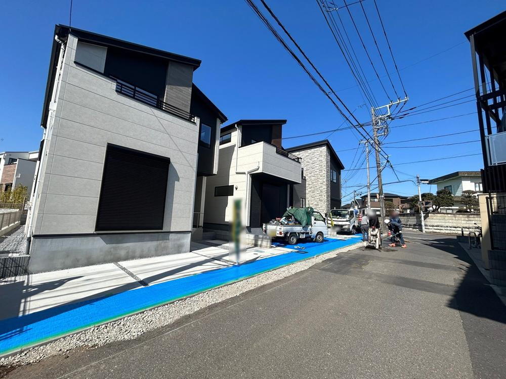蓮田駅徒歩９分。全３棟の新築分譲。デザイナーズ住宅。お近くにの完成現場もご内覧可能です。
