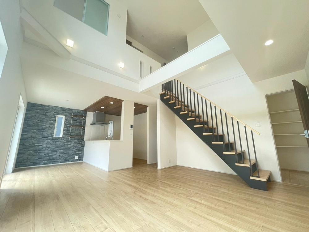 杉田７（杉田駅） 6480万円・6490万円