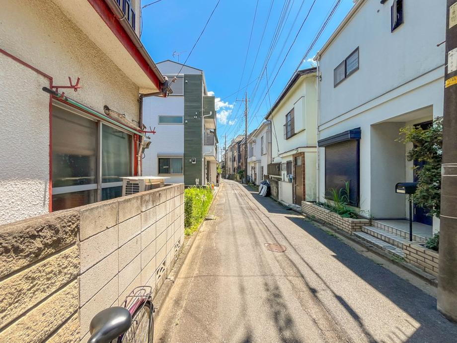 【前面道路4ｍ】家の良し悪しだけでなく周辺環境も重要なポイント。