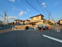 南西角地に面した並列2台可能な魅力的な邸宅草加市稲荷12期