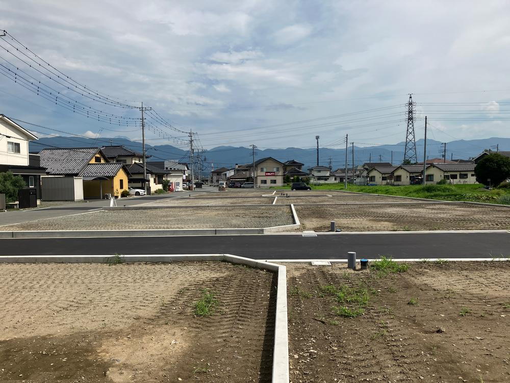 大里町（国母駅） 924万円～1049万円