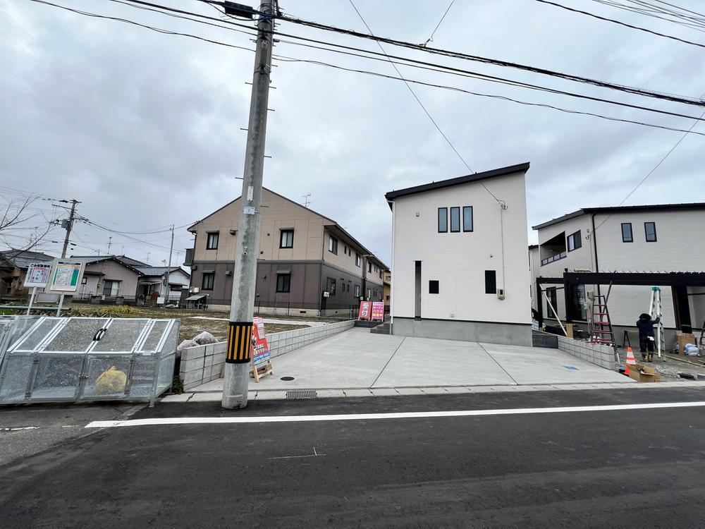 新潟市北区葛塚に全5棟の新築分譲住宅が登場。JR「豊栄」駅まで徒歩約8分と通勤通学に便利な立地です。