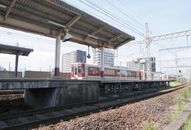 JR・近鉄山田線「松阪」駅まで1410m 徒歩18分。2024年10月撮影