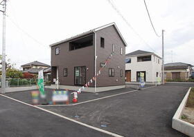 「函南町平井第７」全４棟<BR>３～６台の駐車スペースがある42～67坪の敷地面積となります